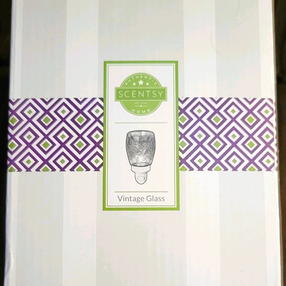 SCENTSY  vintage glass plug in warmer